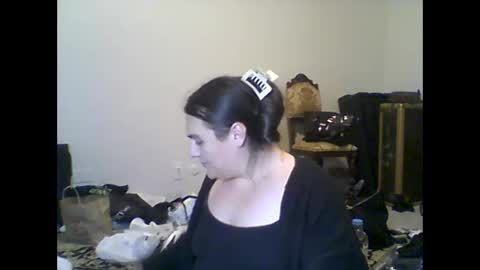 Snapshot of virgorian_enigma chatting on January 29, 5:40 am priscilla online show from January 29, 5:40 am