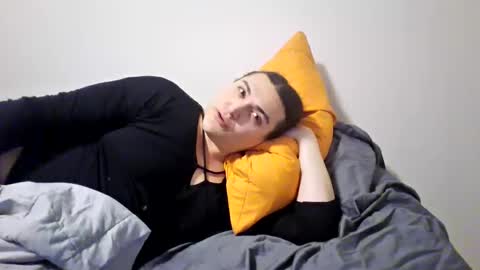 Snapshot of virgorian_enigma chatting on October 1, 4:40 am priscilla online show from October 1, 4:40 am