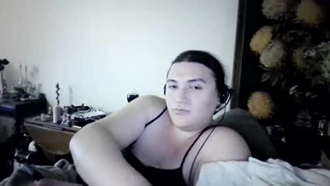 Snapshot of virgorian_enigma chatting on April 2, 7:39 am priscilla online show from April 2, 7:39 am