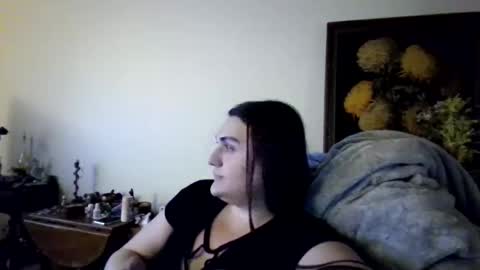 Snapshot of virgorian_enigma chatting on April 25, 5:54 am priscilla online show from April 25, 5:54 am