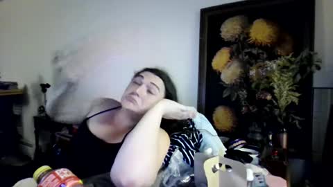 Snapshot of virgorian_enigma chatting on July 9, 7:01 am priscilla online show from July 9, 7:01 am