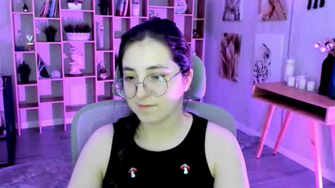 Snapshot of virtualvoyant chatting on November 5, 4:56 am your love online show from November 5, 4:56 am