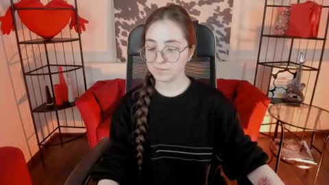 your love online show from April 25, 7:55 pm