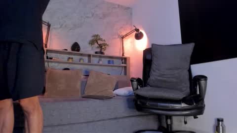 VITO BENZ online show from December 17, 1:11 am