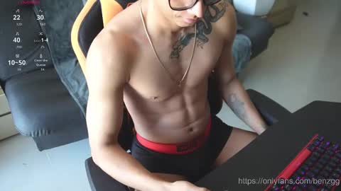 VITO BENZ online show from December 19, 2:13 pm