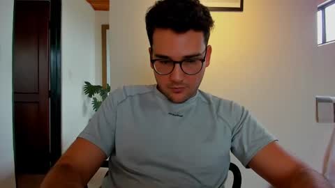 Snapshot of vito_ferrero chatting on January 9, 6:47 pm Vito Ferrer online show from January 9, 6:47 pm