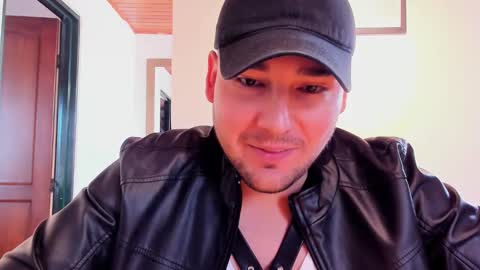 Snapshot of vito_ferrero chatting on January 14, 2:43 pm Vito Ferrer online show from January 14, 2:43 pm