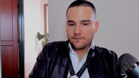 Snapshot of vito_ferrero chatting on January 15, 3:50 pm Vito Ferrer online show from January 15, 3:50 pm