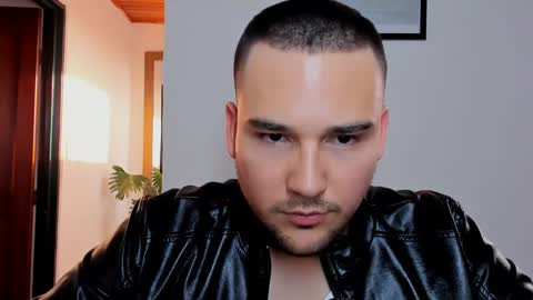 Snapshot of vito_ferrero chatting on January 15, 10:24 pm Vito Ferrer online show from January 15, 10:24 pm