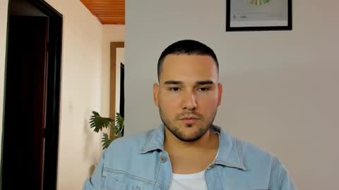 Snapshot of vito_ferrero chatting on January 16, 4:50 pm Vito Ferrer online show from January 16, 4:50 pm