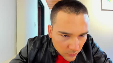 Snapshot of vito_ferrero chatting on January 22, 12:27 pm Vito Ferrer online show from January 22, 12:27 pm