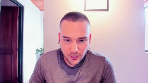 Snapshot of vito_ferrero chatting on January 29, 8:04 pm Vito Ferrer online show from January 29, 8:04 pm