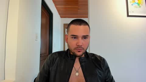 Snapshot of vito_ferrero chatting on February 3, 12:36 pm Vito Ferrer online show from February 3, 12:36 pm