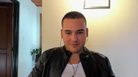 Snapshot of vito_ferrero chatting on February 3, 7:21 pm Vito Ferrer online show from February 3, 7:21 pm