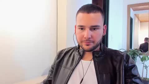 Snapshot of vito_ferrero chatting on February 18, 8:25 pm Vito Ferrer online show from February 18, 8:25 pm