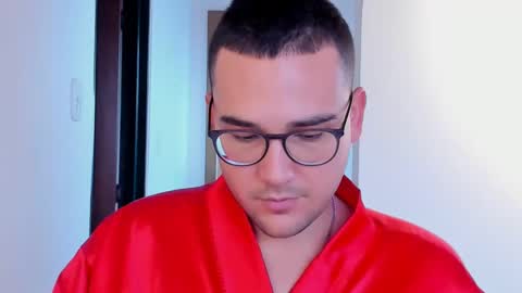 Snapshot of vito_ferrero chatting on February 24, 12:05 pm Vito Ferrer online show from February 24, 12:05 pm