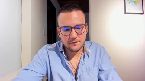 Snapshot of vito_ferrero chatting on March 3, 11:14 pm Vito Ferrer online show from March 3, 11:14 pm