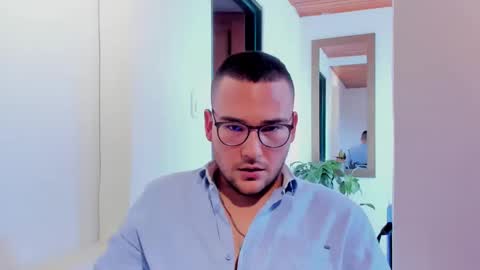 Snapshot of vito_ferrero chatting on March 4, 3:15 pm Vito Ferrer online show from March 4, 3:15 pm