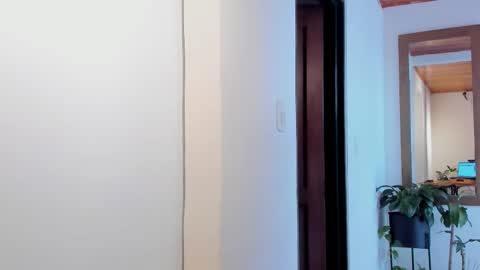 Snapshot of vito_ferrero chatting on March 6, 10:04 pm Vito Ferrer online show from March 6, 10:04 pm