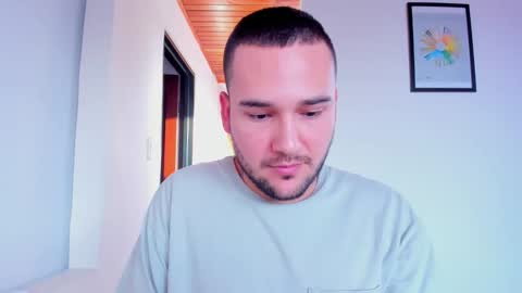 Snapshot of vito_ferrero chatting on March 10, 10:34 pm Vito Ferrer online show from March 10, 10:34 pm