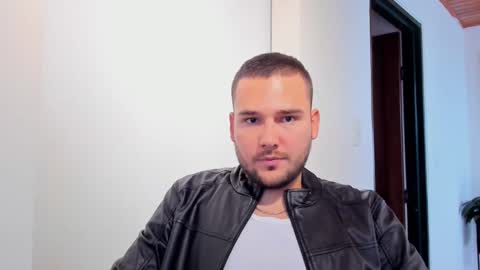 Snapshot of vito_ferrero chatting on March 11, 8:53 pm Vito Ferrer online show from March 11, 8:53 pm