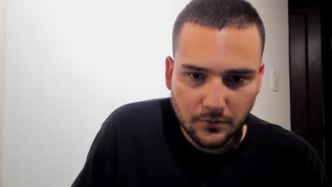 Snapshot of vito_ferrero chatting on March 12, 11:22 pm Vito Ferrer online show from March 12, 11:22 pm