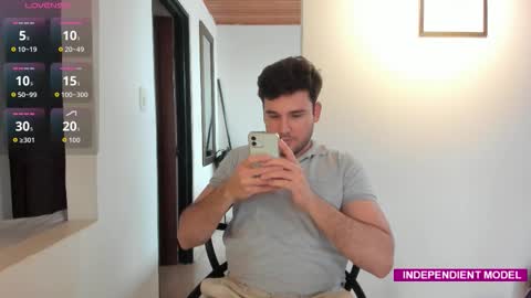 Snapshot of vito_ferrero chatting on September 18, 7:16 pm Vito Ferrer online show from September 18, 7:16 pm