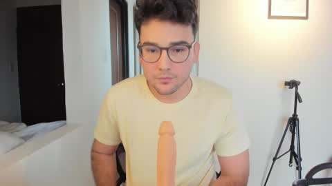 Snapshot of vito_ferrero chatting on October 13, 12:05 pm Vito Ferrer online show from October 13, 12:05 pm