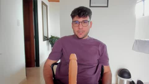 Snapshot of vito_ferrero chatting on October 16, 3:46 pm Vito Ferrer online show from October 16, 3:46 pm