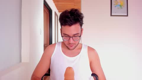 Snapshot of vito_ferrero chatting on October 17, 3:58 pm Vito Ferrer online show from October 17, 3:58 pm