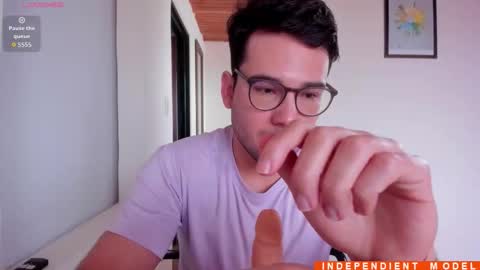 Snapshot of vito_ferrero chatting on October 26, 12:22 pm Vito Ferrer online show from October 26, 12:22 pm