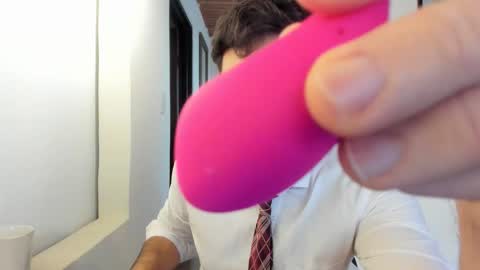 Snapshot of vito_ferrero chatting on November 6, 12:50 pm Vito Ferrer online show from November 6, 12:50 pm