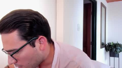 Snapshot of vito_ferrero chatting on November 11, 8:53 pm Vito Ferrer online show from November 11, 8:53 pm