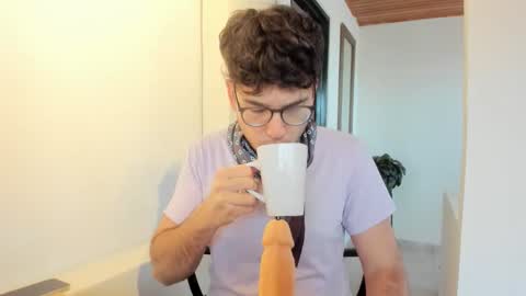 Snapshot of vito_ferrero chatting on November 15, 11:40 am Vito Ferrer online show from November 15, 11:40 am