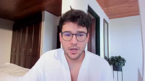 Snapshot of vito_ferrero chatting on November 16, 1:28 pm Vito Ferrer online show from November 16, 1:28 pm