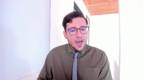 Snapshot of vito_ferrero chatting on November 17, 3:51 pm Vito Ferrer online show from November 17, 3:51 pm