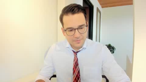 Snapshot of vito_ferrero chatting on November 18, 12:09 pm Vito Ferrer online show from November 18, 12:09 pm