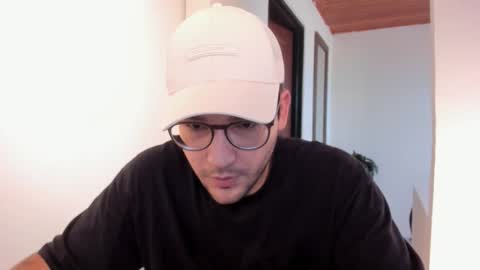 Snapshot of vito_ferrero chatting on November 23, 11:32 am Vito Ferrer online show from November 23, 11:32 am