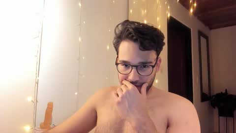 Vito Ferrer online show from December 18, 2:17 am