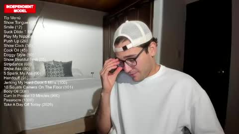 Vito Ferrer online show from April 21, 12:12 am