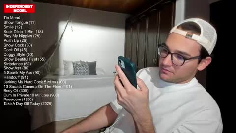 Vito Ferrer online show from April 21, 1:42 am