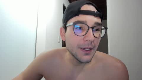 Vito Ferrer online show from April 22, 1:08 am