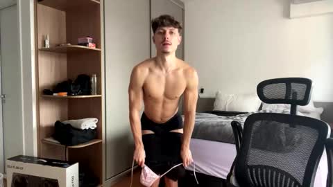 vitoraugustoxxx online show from October 31, 3:46 pm