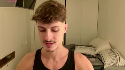 Snapshot of vitoraugustoxxx chatting on June 2, 8:22 pm vitoraugustoxxx online show from June 2, 8:22 pm