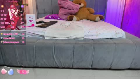 Snapshot of vitta_alfayed chatting on January 30, 5:28 pm VittaaaPlease help me with your thumbs up its important online show from January 30, 5:28 pm