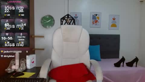 VITTORIA  online show from January 16, 4:39 pm