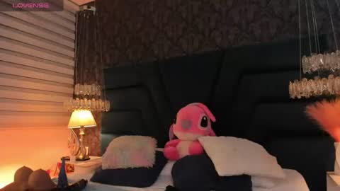 Snapshot of vivi_prinncess chatting on June 9, 11:05 pm Viviana online show from June 9, 11:05 pm