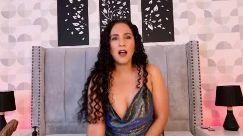 VIVIANA DOMINGUEZ online show from April 20, 6:53 pm