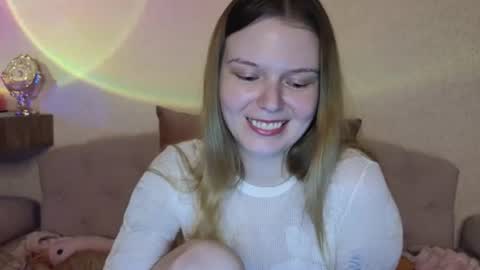vivian_alison online show from June 24, 7:02 pm