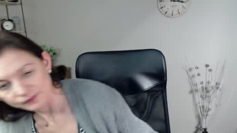 Vivian online show from January 11, 11:02 am